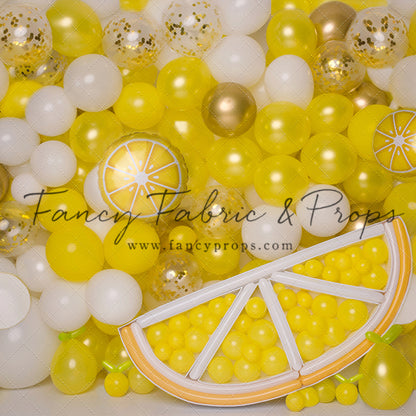 Make Lemonade Balloon Wall